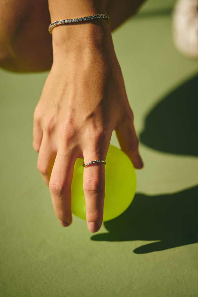 Minimal Gold Diamond Ring